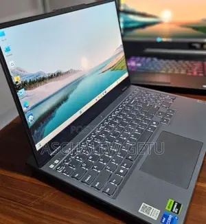 New Laptop Lenovo Yoga 700 24GB Intel Core I5 SSD 512GB