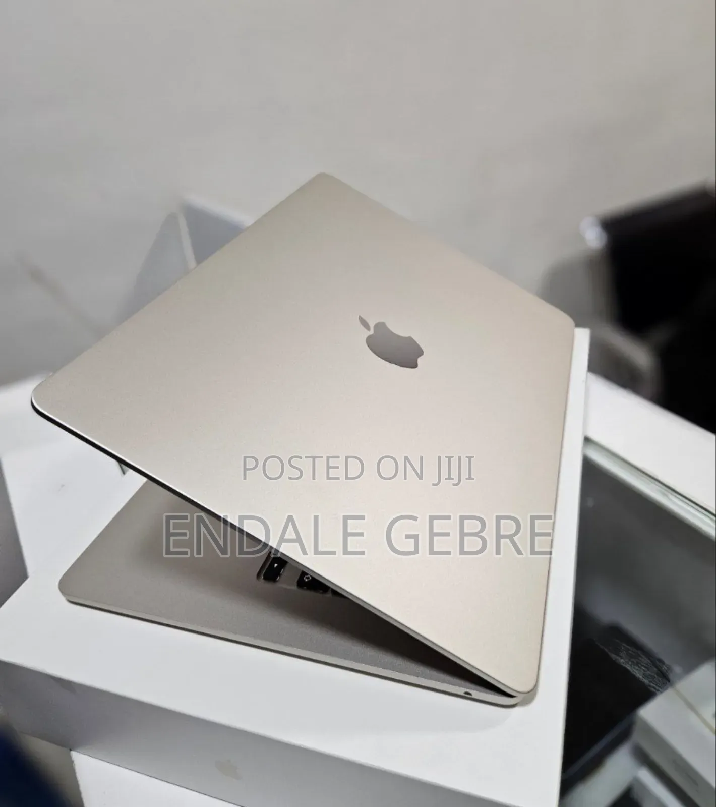 New Laptop Apple MacBook Air 2023 M2 8GB Apple M2 SSD 256GB