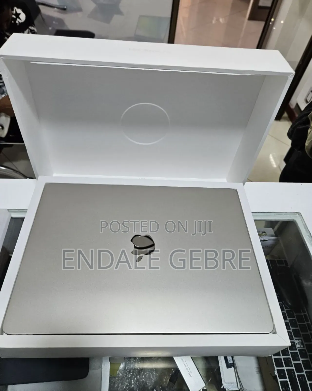 New Laptop Apple MacBook Air 2023 M2 8GB Apple M2 SSD 256GB