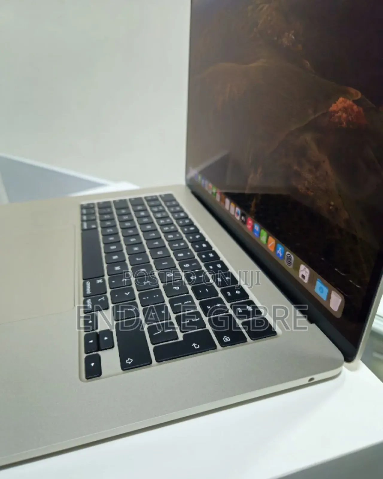 New Laptop Apple MacBook Air 2023 M2 8GB Apple M2 SSD 256GB