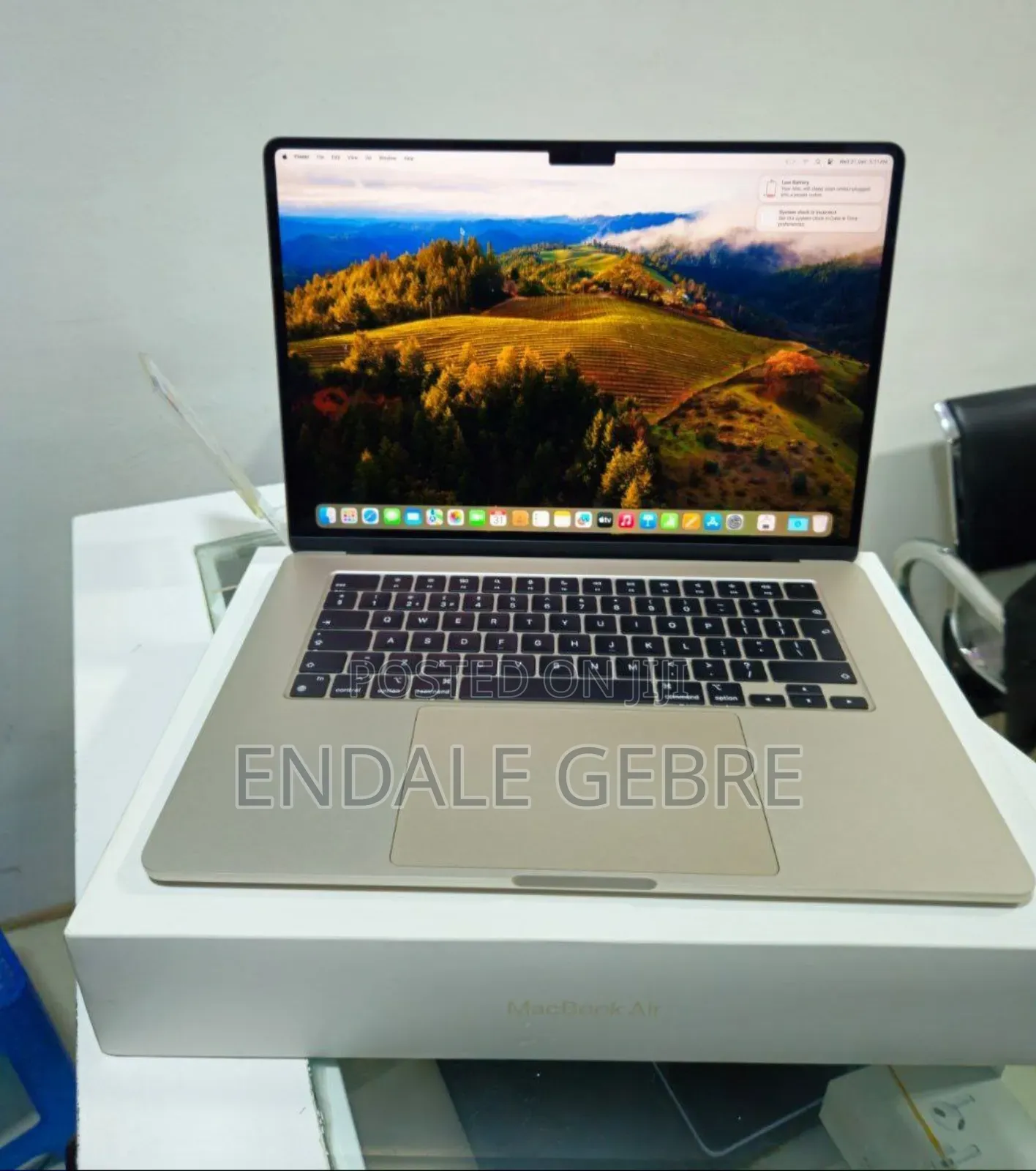 New Laptop Apple MacBook Air 2023 M2 8GB Apple M2 SSD 256GB