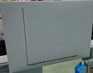 New Laptop Apple MacBook 8GB Intel Core I5 SSD 512GB