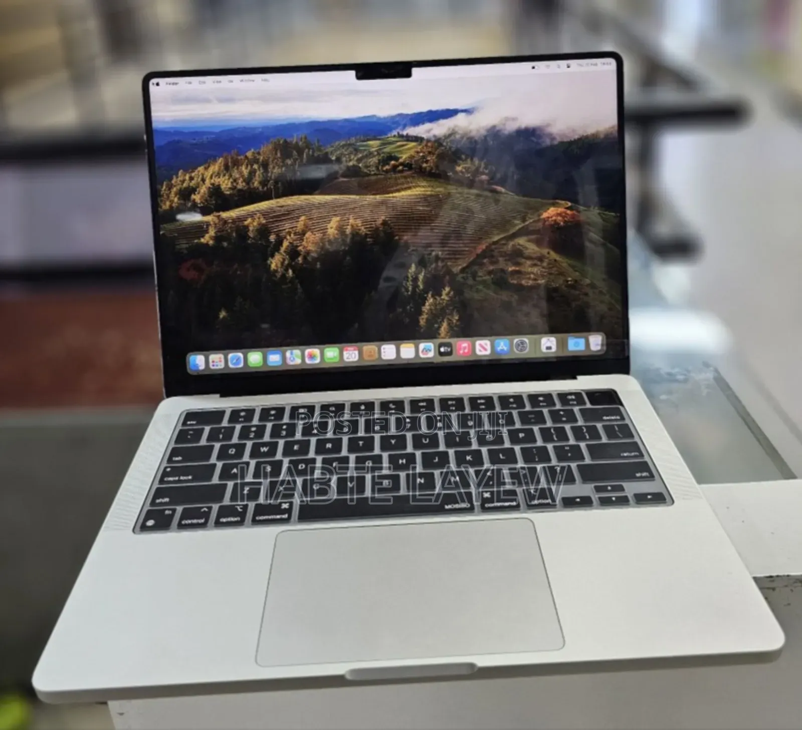 New Laptop Apple MacBook 2017 8GB AMD Ryzen 7 SSD 512GB