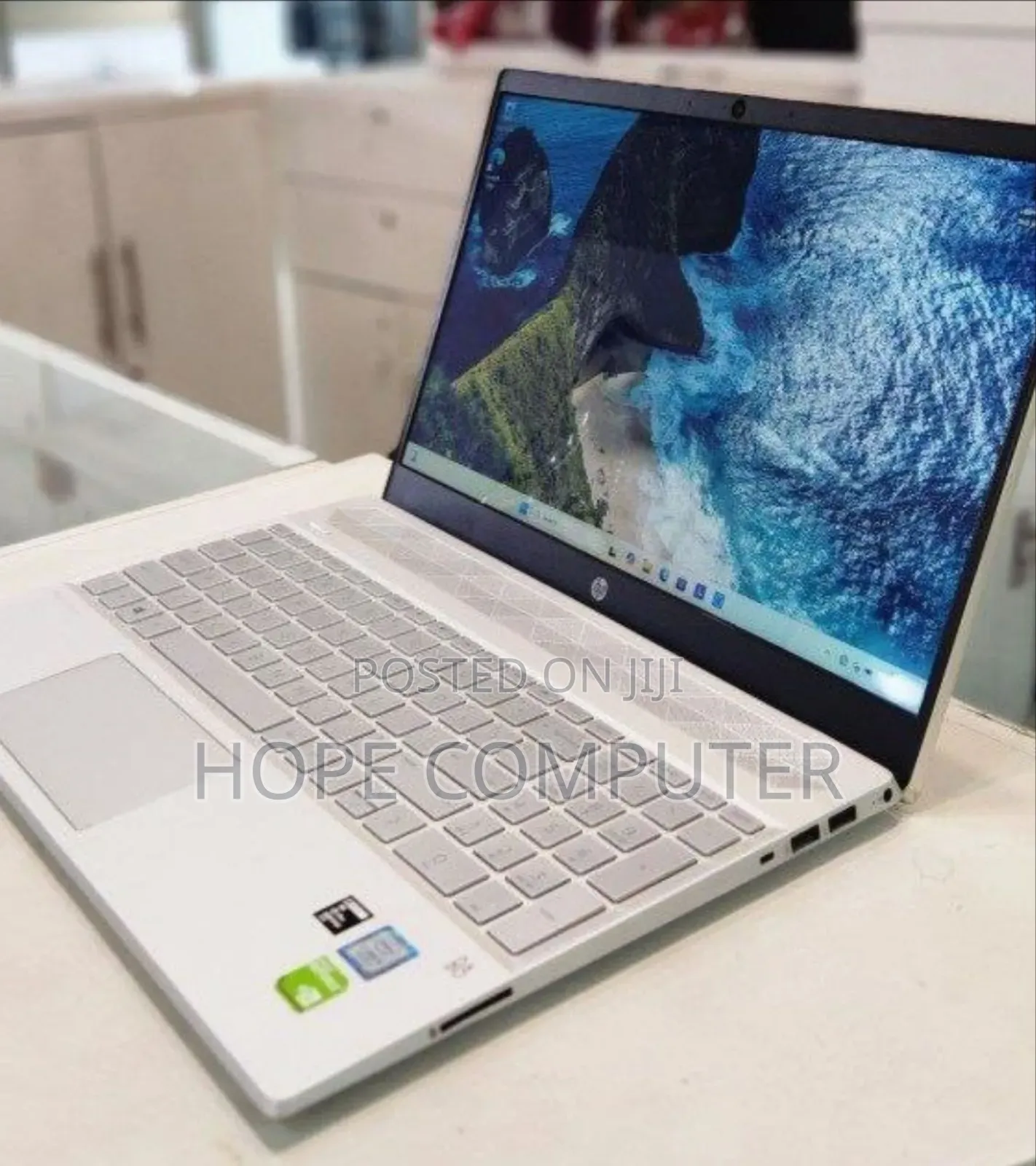 New Laptop HP Pavilion 15 8GB Intel Core I5 SSD 128GB