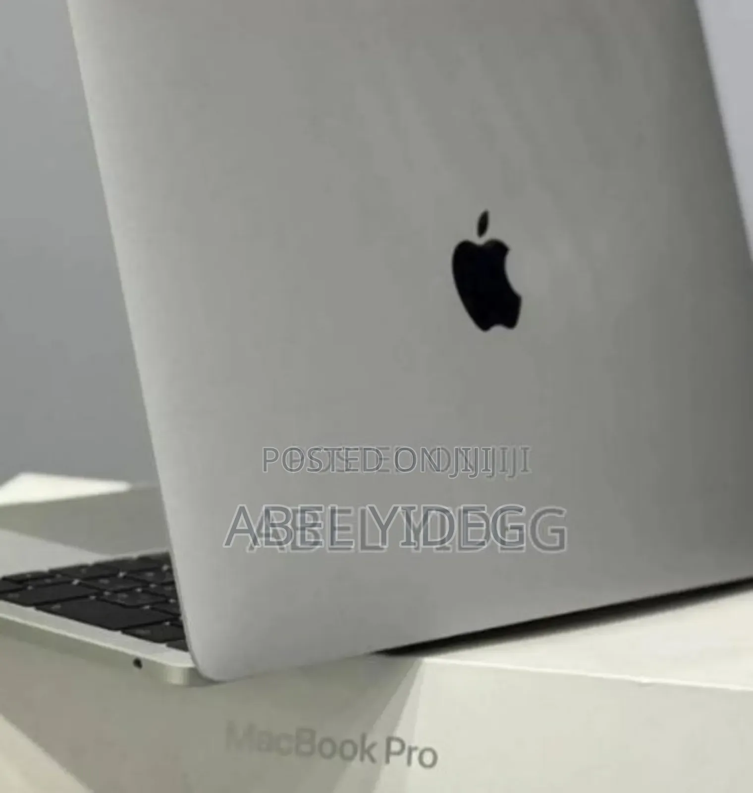 New Laptop Apple MacBook Pro 2019 8GB Intel Core i5 SSD 256GB