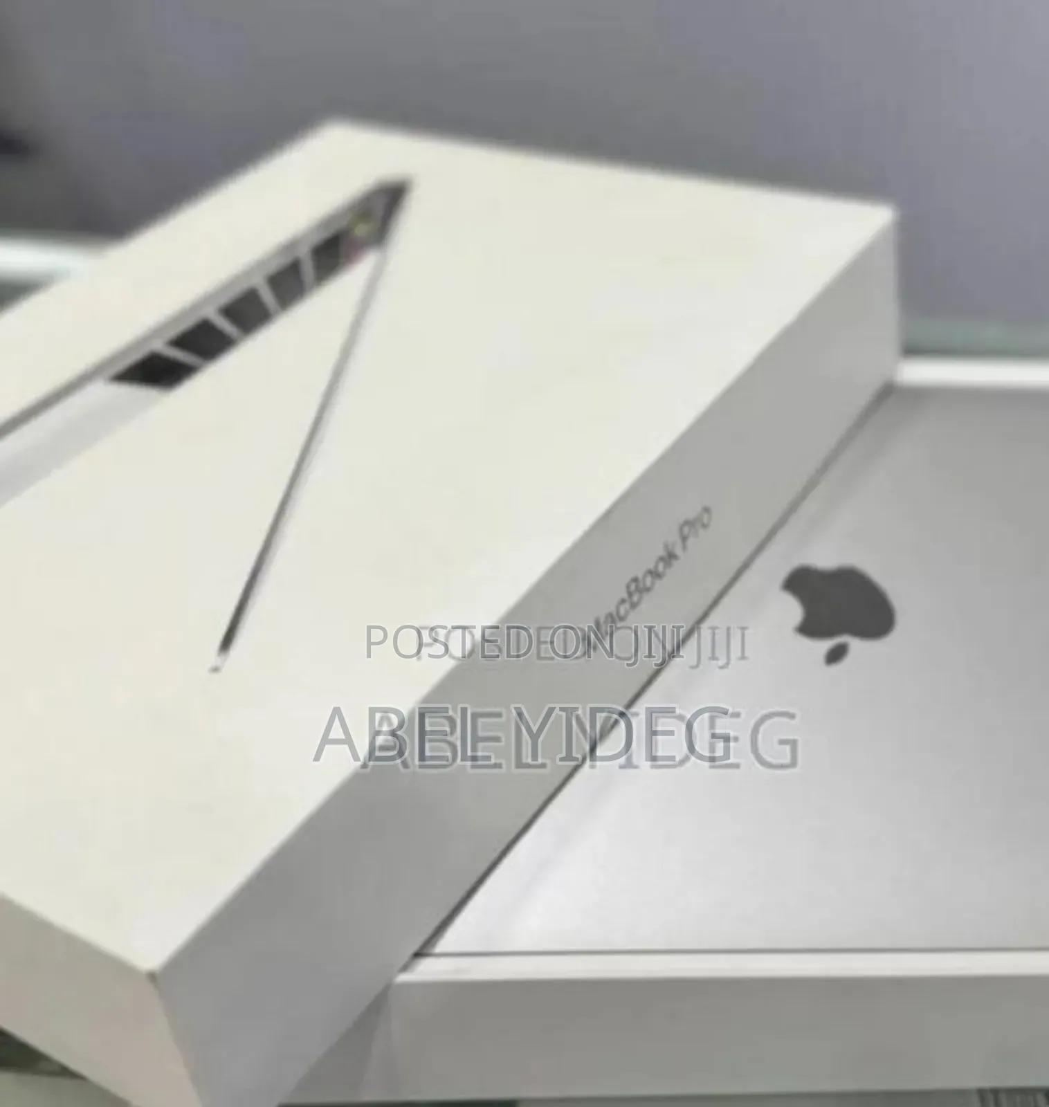New Laptop Apple MacBook Pro 2019 8GB Intel Core i5 SSD 256GB