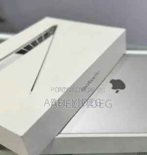 New Laptop Apple MacBook Pro 2019 8GB Intel Core i5 SSD 256GB