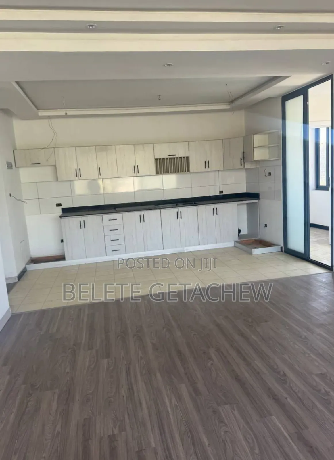 4bdrm Apartment in Signal-Megenagna,, Bole for sale