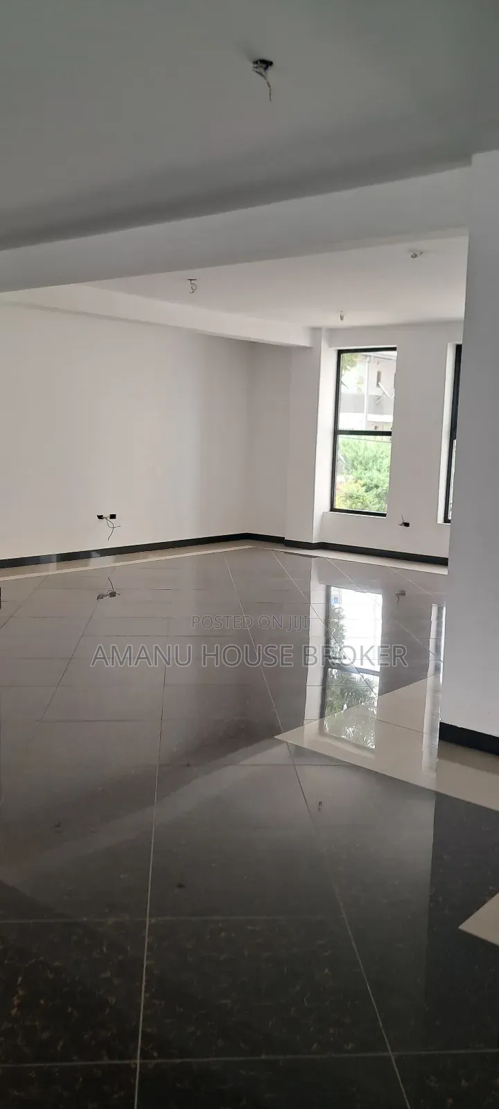 አስቸኳይ የሚከራይ ለካፌ የሚሆን ህንፃ ስር