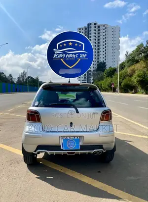 Toyota Vitz 2004 Silver