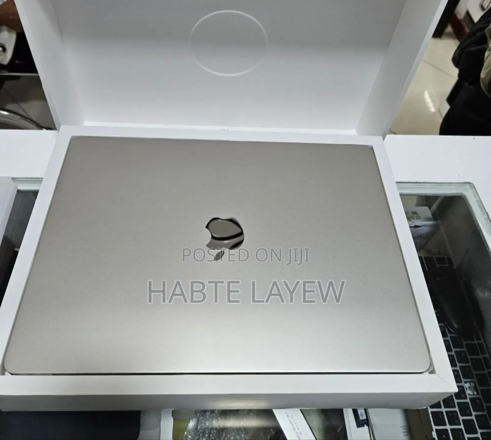 New Laptop Apple MacBook Air 2023 M2 8GB Intel Core M2 SSD 256GB