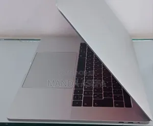 Photo - New Laptop Apple MacBook Pro 2017 16GB Intel Core I7 SSD 1T