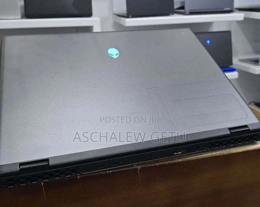 New Laptop Dell Alienware M16 32GB Intel Core I7 SSD 1T