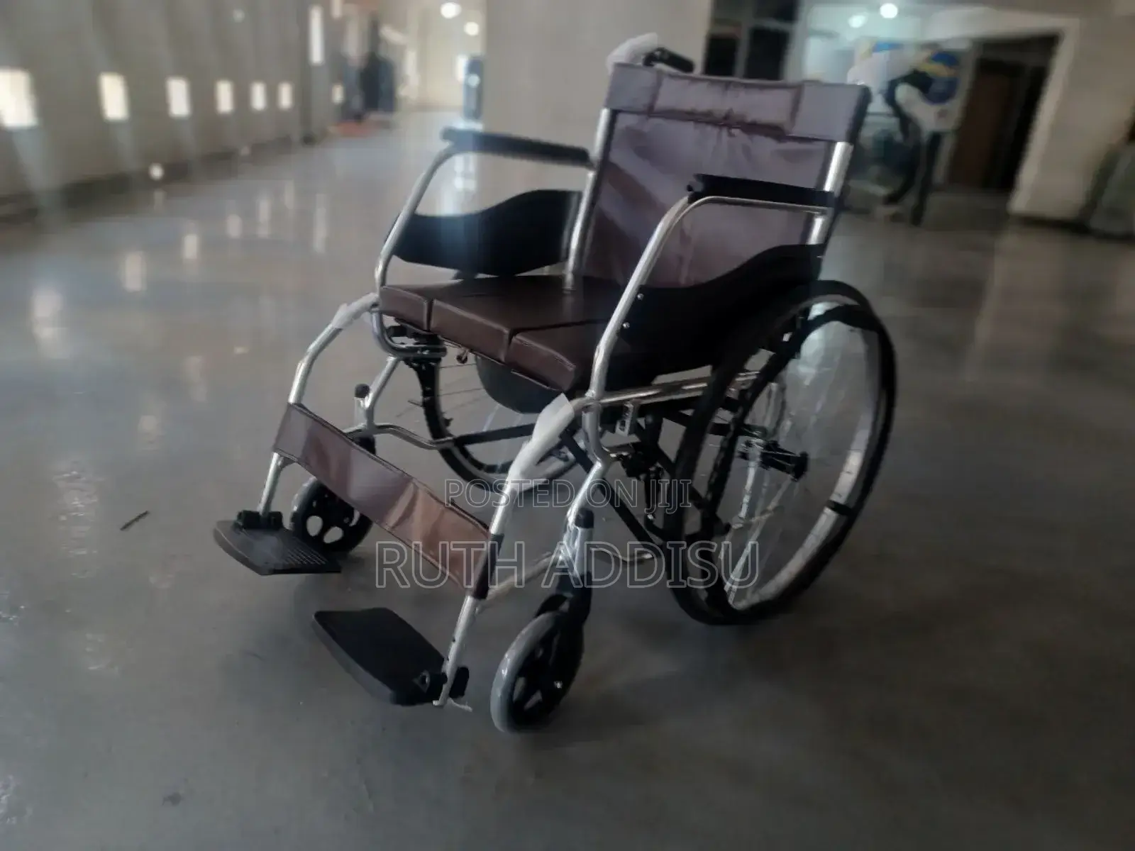 With Popo Commode Wheelchair Yuwell 51cm Wide Wheelchair