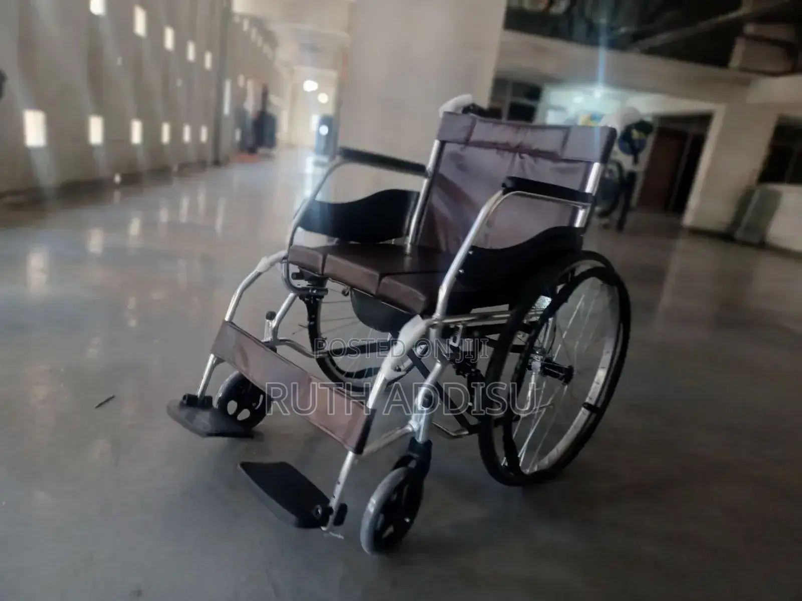 With Popo Commode Wheelchair Yuwell 51cm Wide Wheelchair
