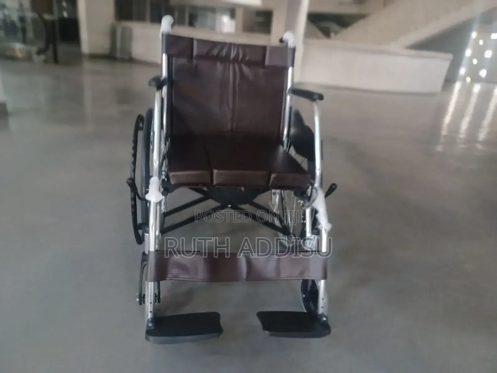 With Popo Commode Wheelchair Yuwell 51cm Wide Wheelchair