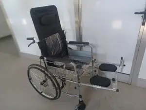 45° የሚተኛ ዊልቸር Wheelchair Removable Popo Leg Rest Wheelchair