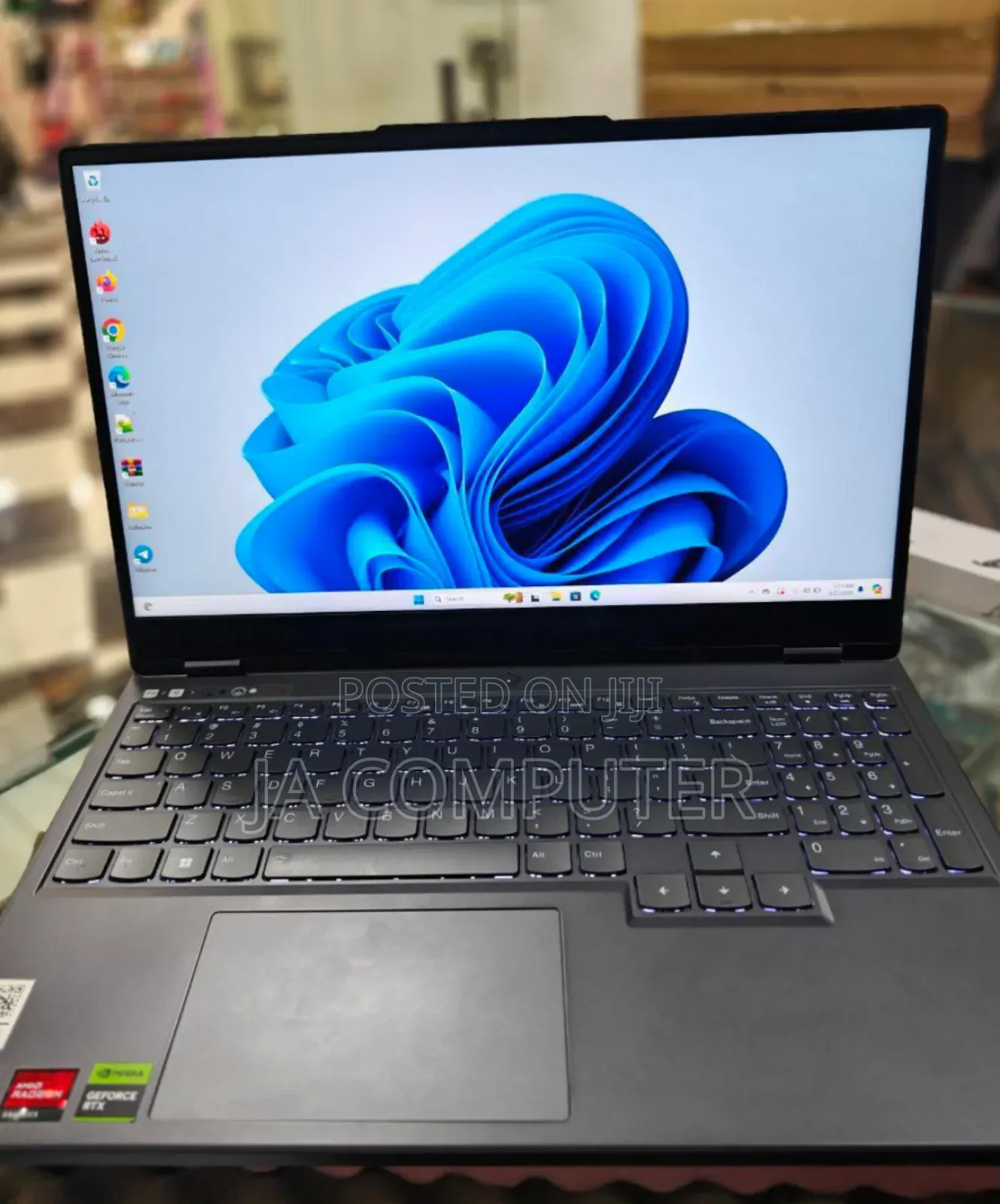 New Laptop Lenovo Legion 5 16GB AMD Ryzen 7 SSD 512GB