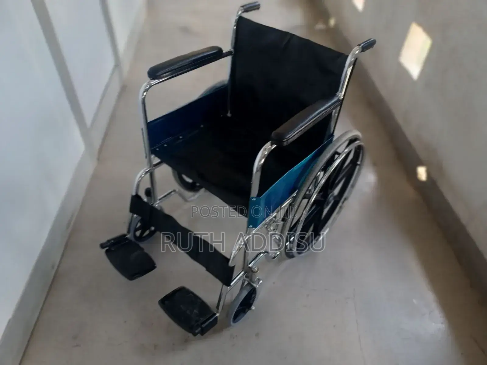 ኖርማል የህክምና ዊልቸር Wheelchair Foldable Medical New Wheelchair