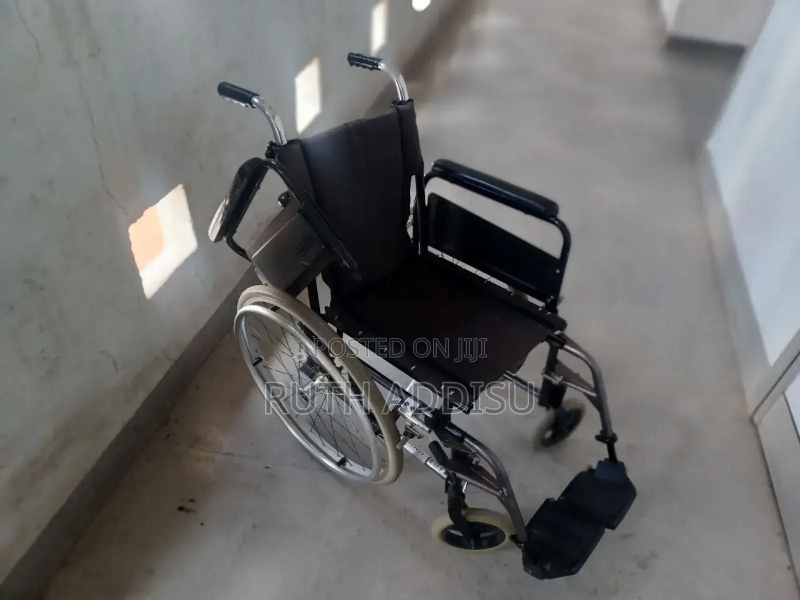 ለአዲስ የቀረበ ጠንካራ ዊልቸር Medical Wheelchair Used Safe #Wheelchair