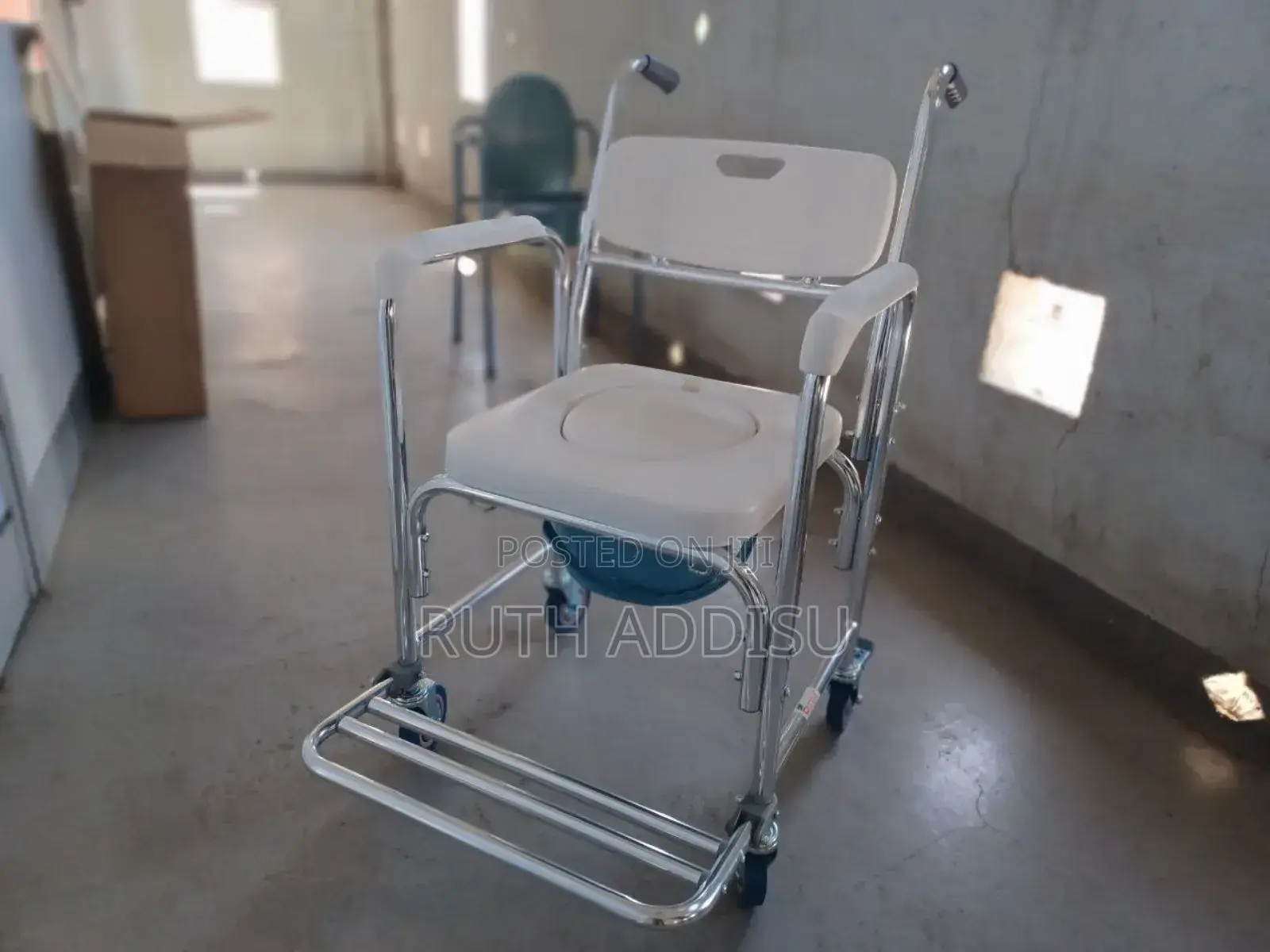 Commode Four Wheelchair Removable Popo White Seat Wheelchair