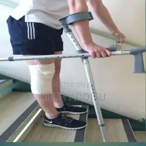 በክንድ የሚገባ ክራንች ጠንካራ Elbow Crutches Pair Elbow Crutches New