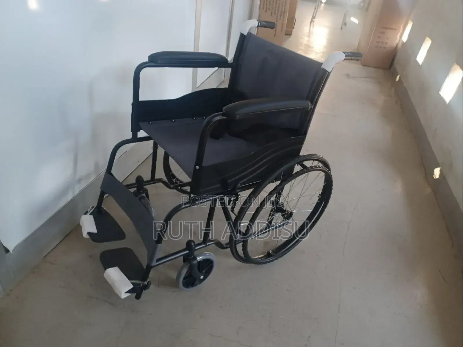Belted ቤልት ያለው ባለ ቀበቶ የጨርቅ መቀመጫ Wheelchair Yuwell Brand New