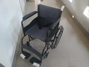 Belted ቤልት ያለው ባለ ቀበቶ የጨርቅ መቀመጫ Wheelchair Yuwell Brand New