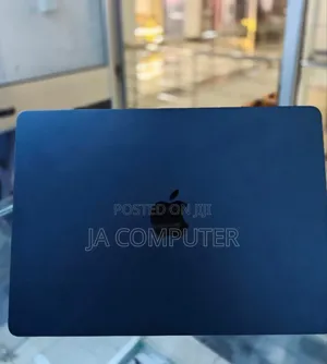 New Laptop Apple MacBook Air 2024 M3 13-Inch 8GB Apple M3 SSD 256GB