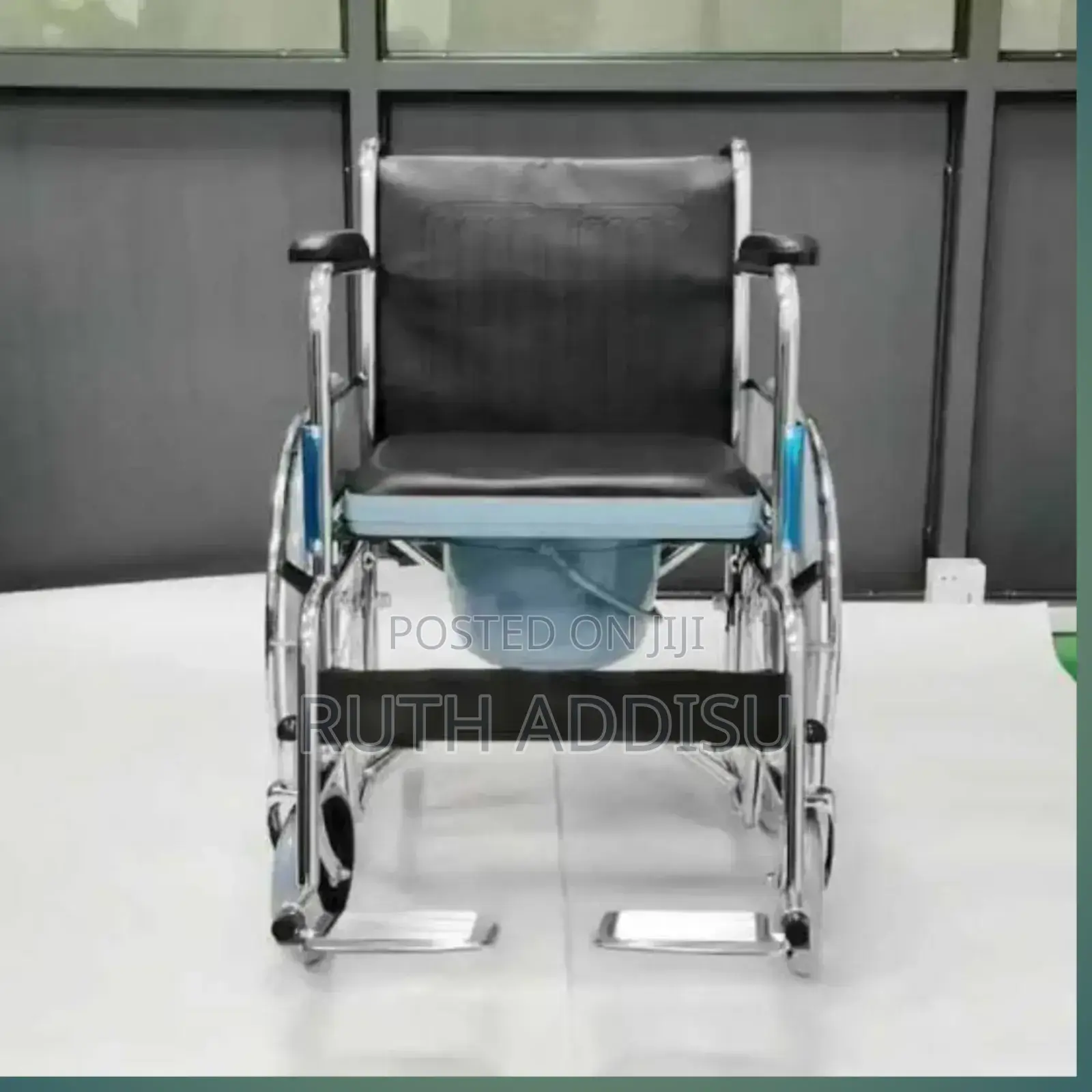 ኮሞድ ዊልቸር Commode Wheelchair Woth Shower Plate Wheelchair New