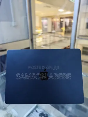 New Laptop Apple MacBook Air 2024 M3 13-Inch 8GB Apple M3 SSD 256GB