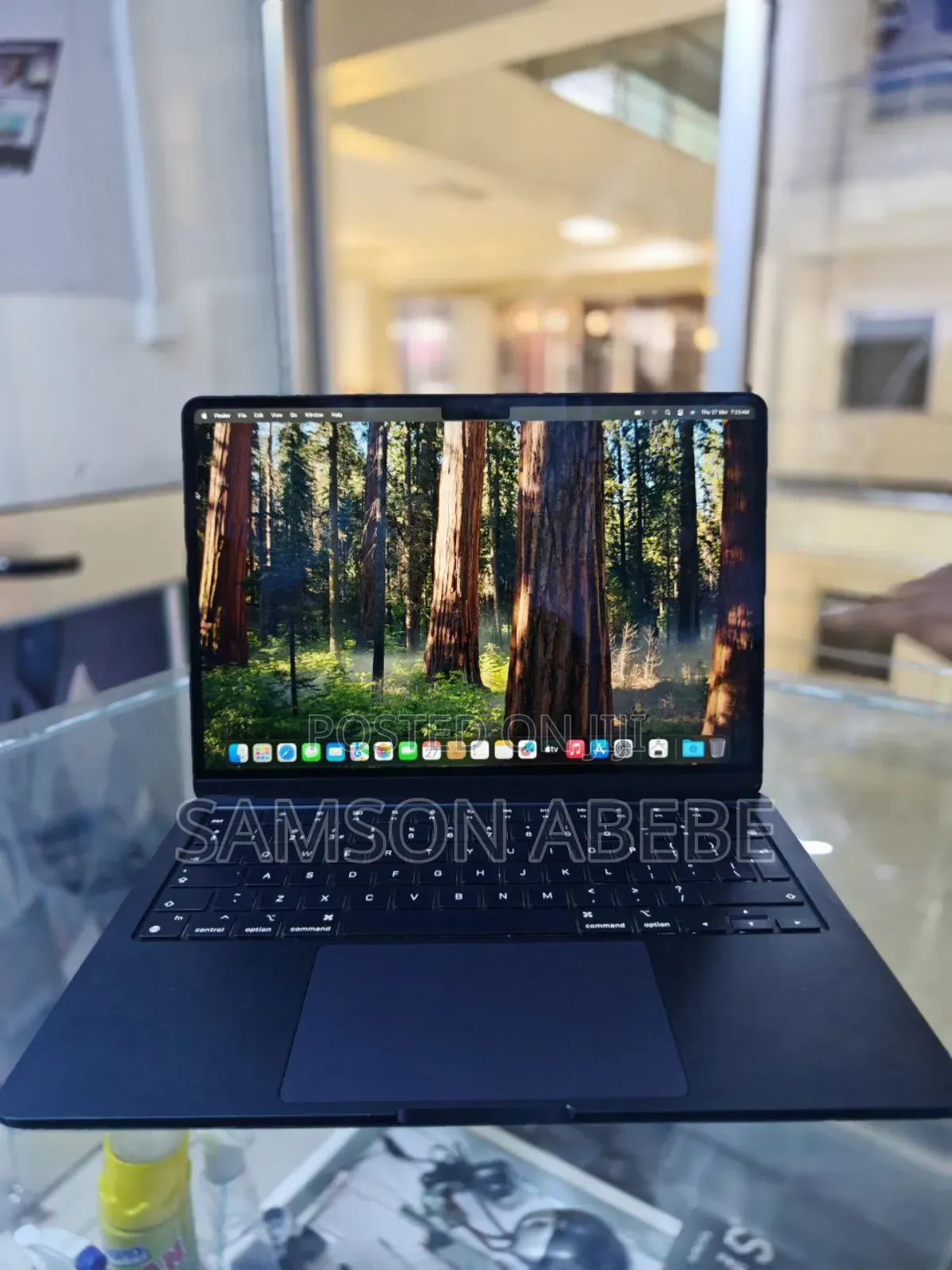 New Laptop Apple MacBook Air 2024 M3 13-Inch 8GB Apple M3 SSD 256GB