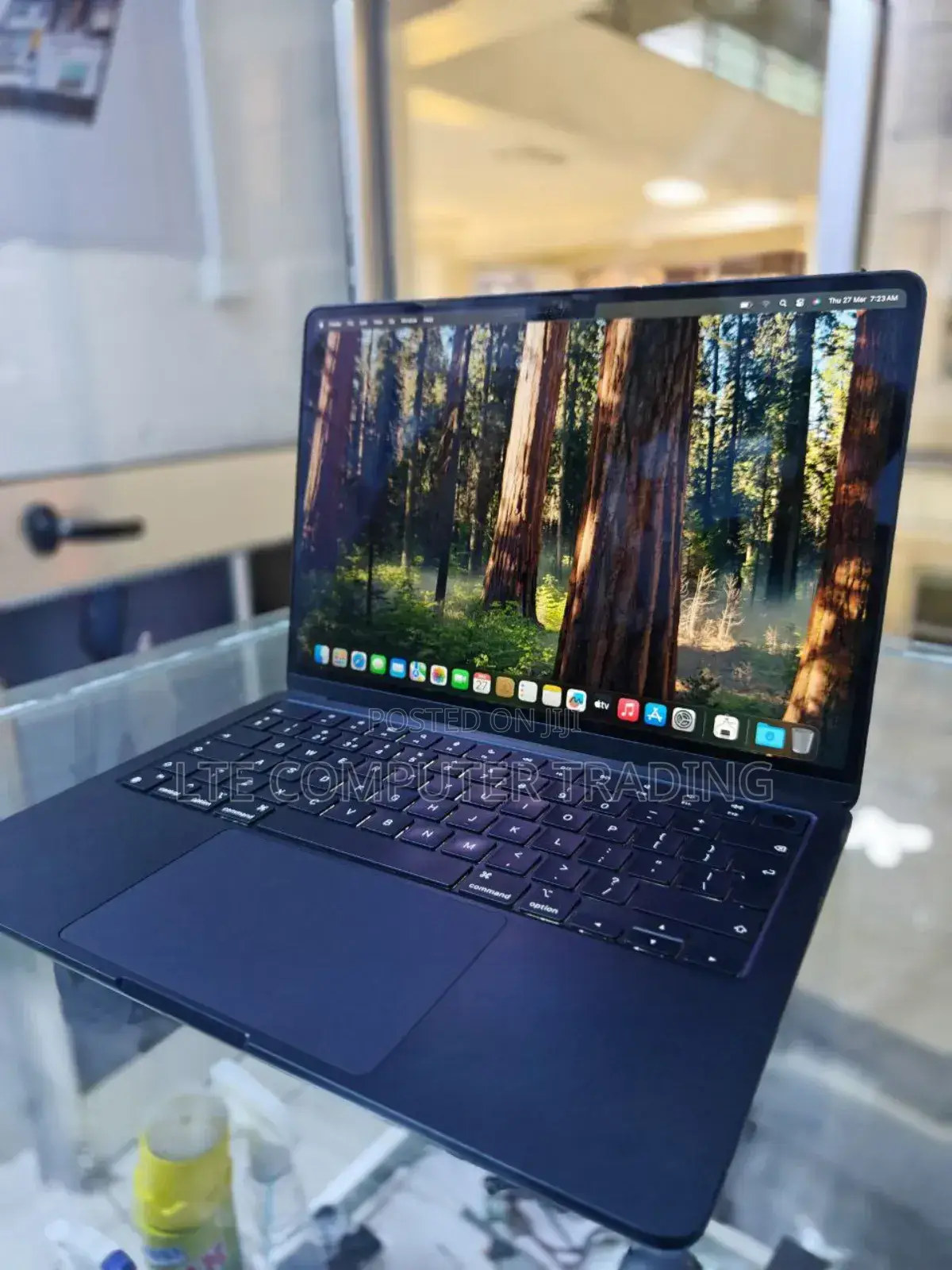 New Laptop Apple MacBook Air 2024 M3 13-Inch 8GB Apple M3 SSD 256GB