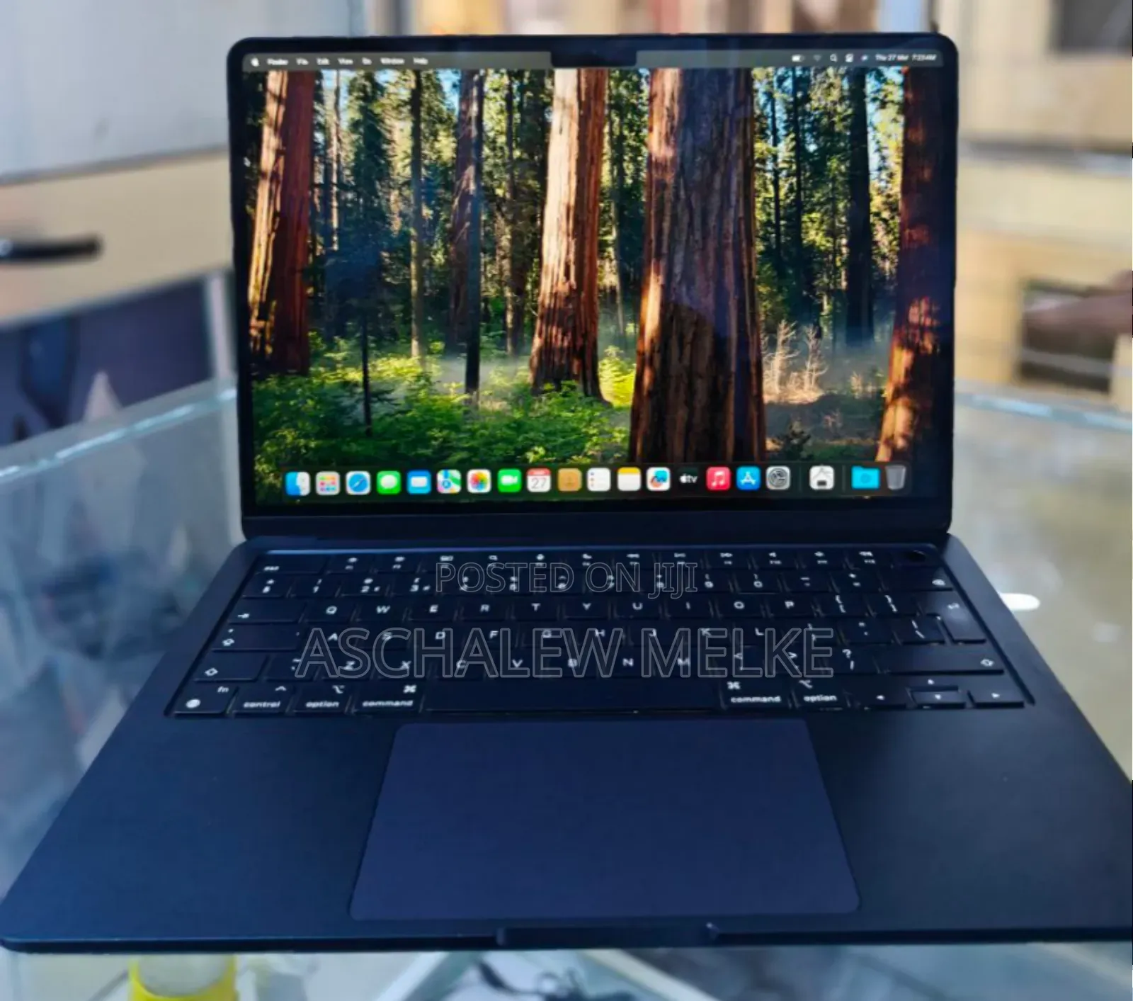 New Laptop Apple MacBook Air 2024 M3 13-Inch 8GB Apple M3 SSD 256GB