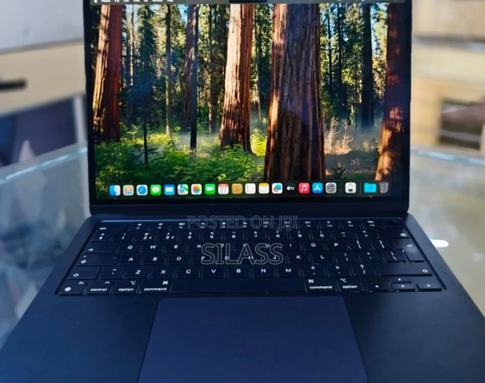 New Laptop Apple MacBook Air 2024 M3 13-Inch 8GB Apple M3 SSD 256GB