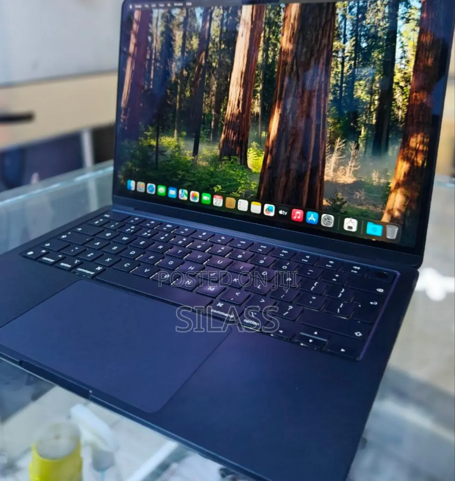 New Laptop Apple MacBook Air 2024 M3 13-Inch 8GB Apple M3 SSD 256GB