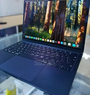 New Laptop Apple MacBook Air 2024 M3 13-Inch 8GB Apple M3 SSD 256GB