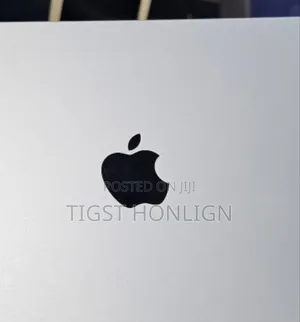 Photo - New Laptop Apple MacBook Pro 8GB Intel Core M3 SSD 512GB