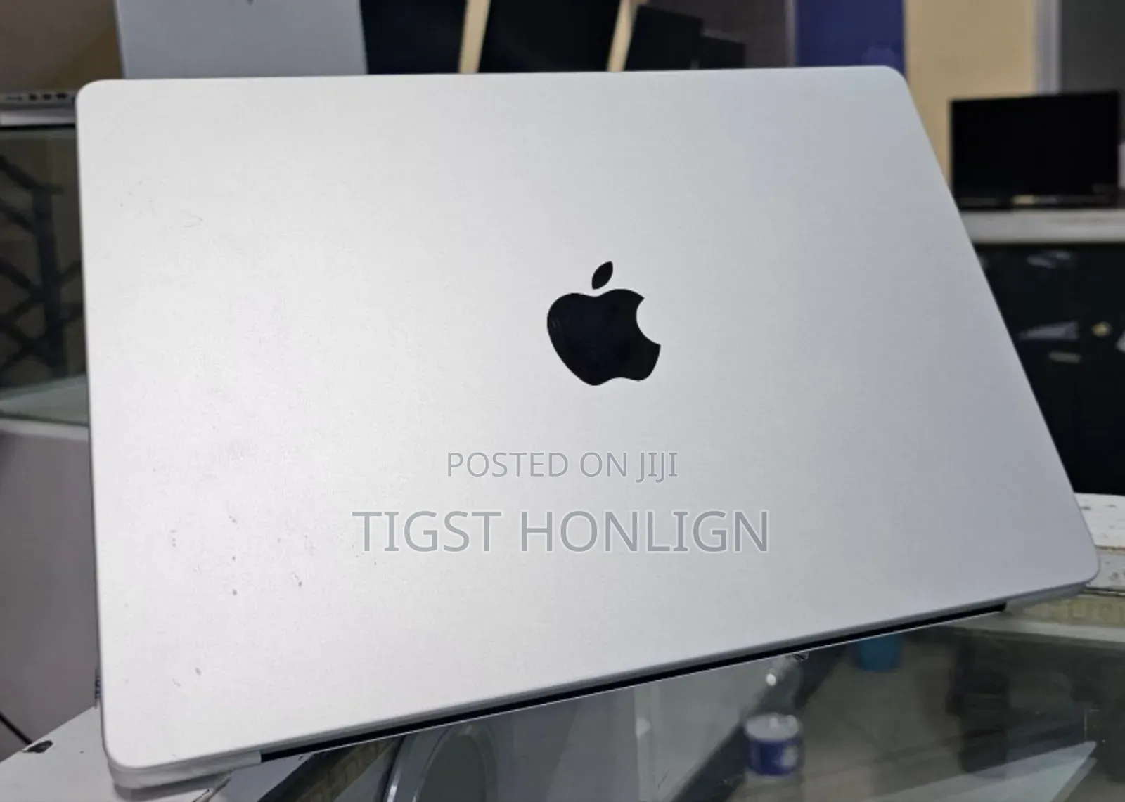 New Laptop Apple MacBook Pro 8GB Intel Core M3 SSD 512GB