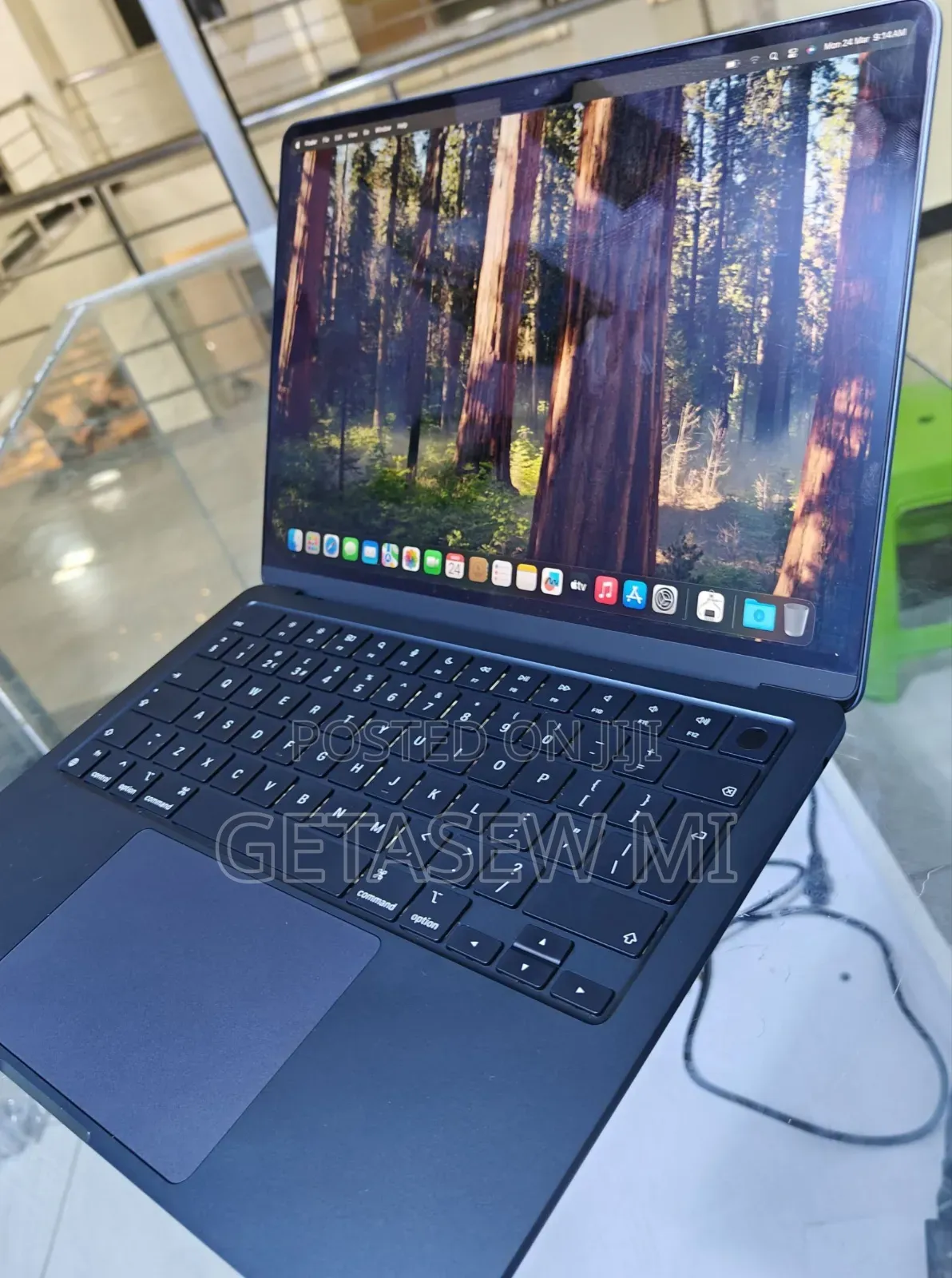 New Laptop Apple MacBook Air 2024 M3 13-Inch 8GB Apple M3 SSD 256GB