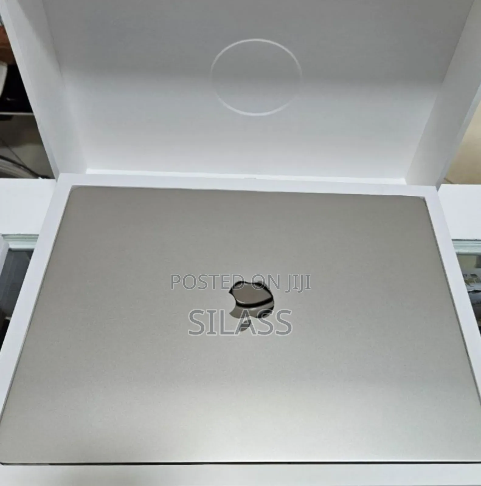 New Laptop Apple MacBook Air 2023 M2 8GB Apple M2 SSD 256GB