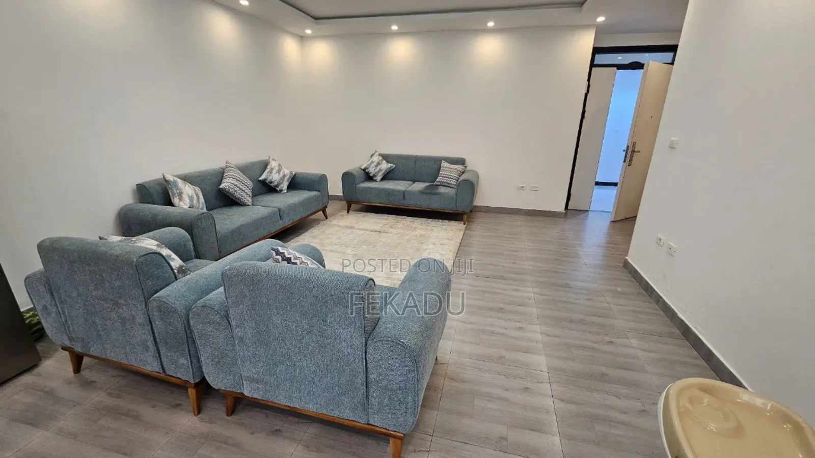 Sofa ( ሶፋ)