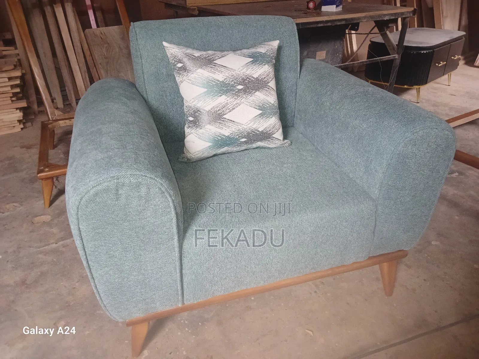 Sofa ( ሶፋ)
