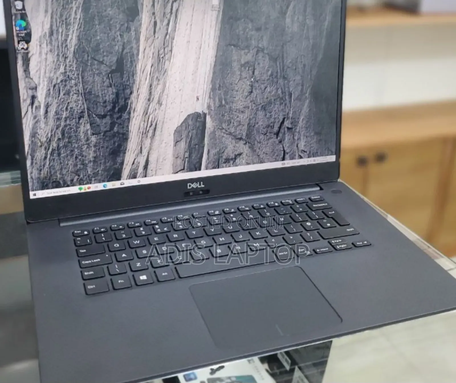 New Laptop Dell Precision 5540 32GB Intel Core I7 SSD 512GB