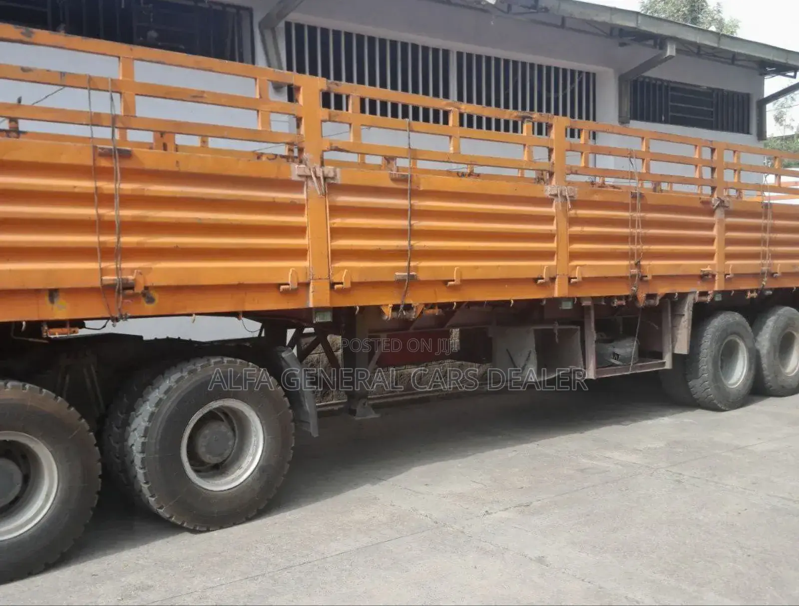 • Sino Truck 371 Hp ሀይቤድ ከነጋሪው
•2017
•88 ሽ ታርጋ
•