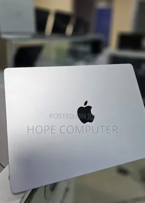 New Laptop Apple MacBook Pro 8GB Apple M3 SSD 512GB