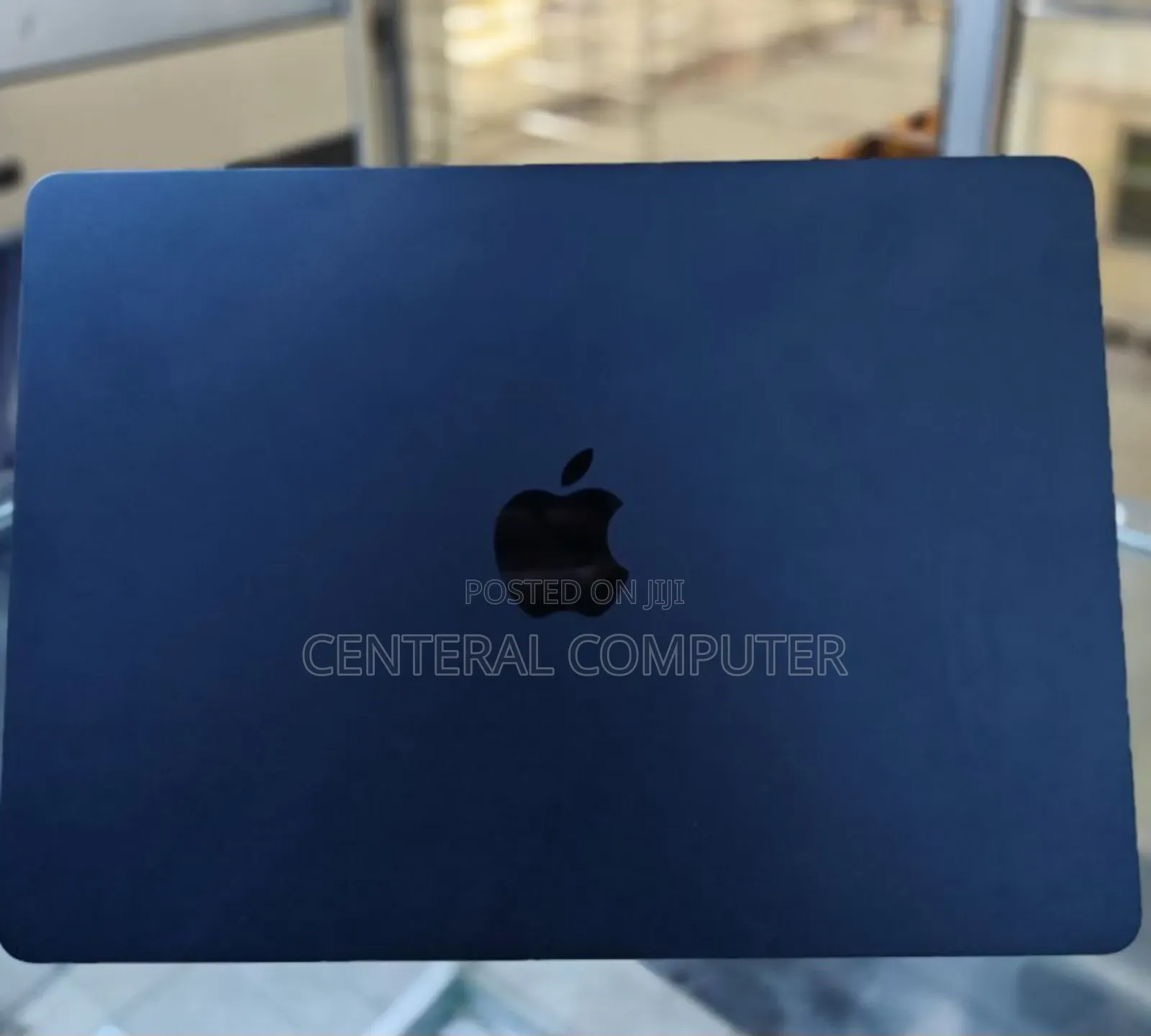 New Laptop Apple MacBook Air 2023 M2 8GB Apple M3 SSD 256GB