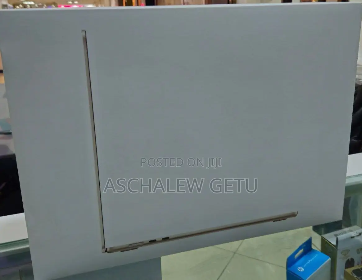 New Laptop Apple MacBook 8GB Intel Core I5 SSD 256GB