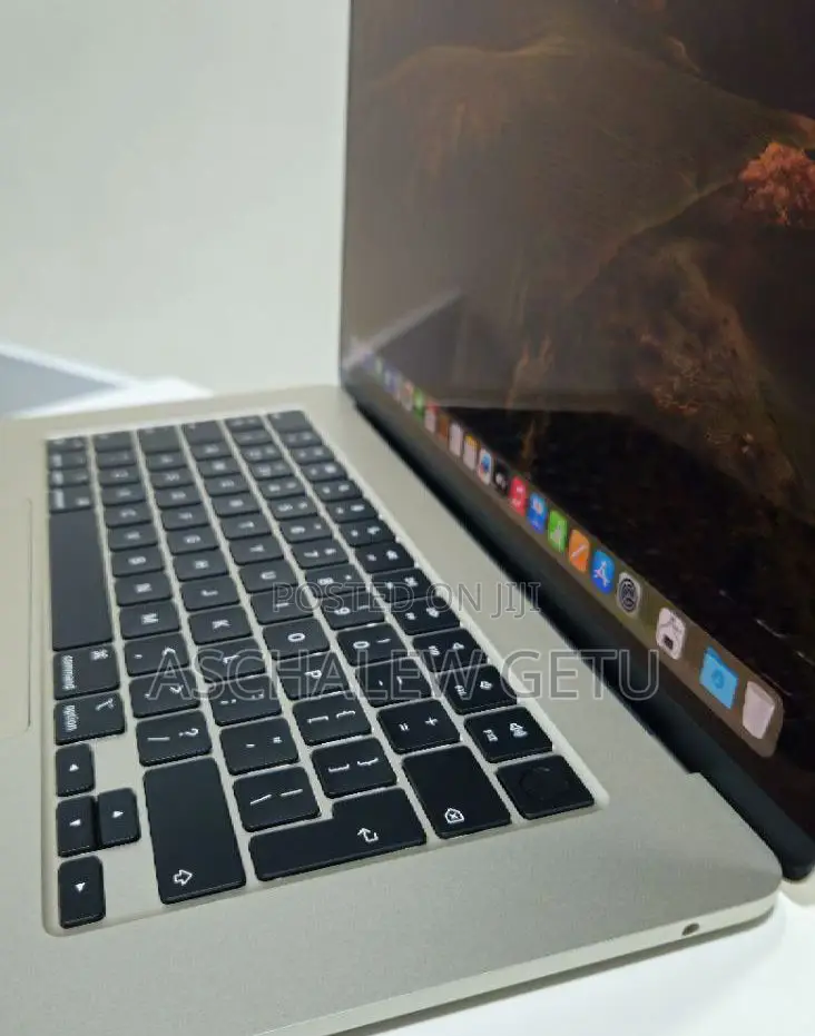 New Laptop Apple MacBook 8GB Intel Core I5 SSD 256GB