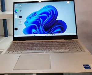 Photo - New Laptop Dell Inspiron 13 5000 16GB Intel Core I7 SSD 512GB